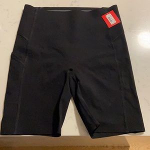New Spanx Every.Wear™ Icon 7" Bike Short w/ pocket
